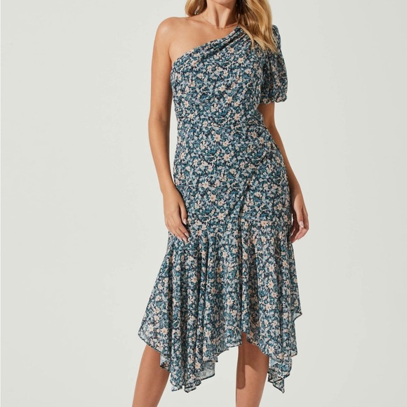 ASTR THE LABEL - SANTORINI FLORAL ONE SHOULDER MIDI DRESS - Picture 2 of 9